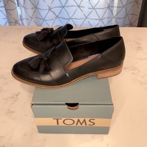 Toms Estel Black Leather Loafers, size 9.5